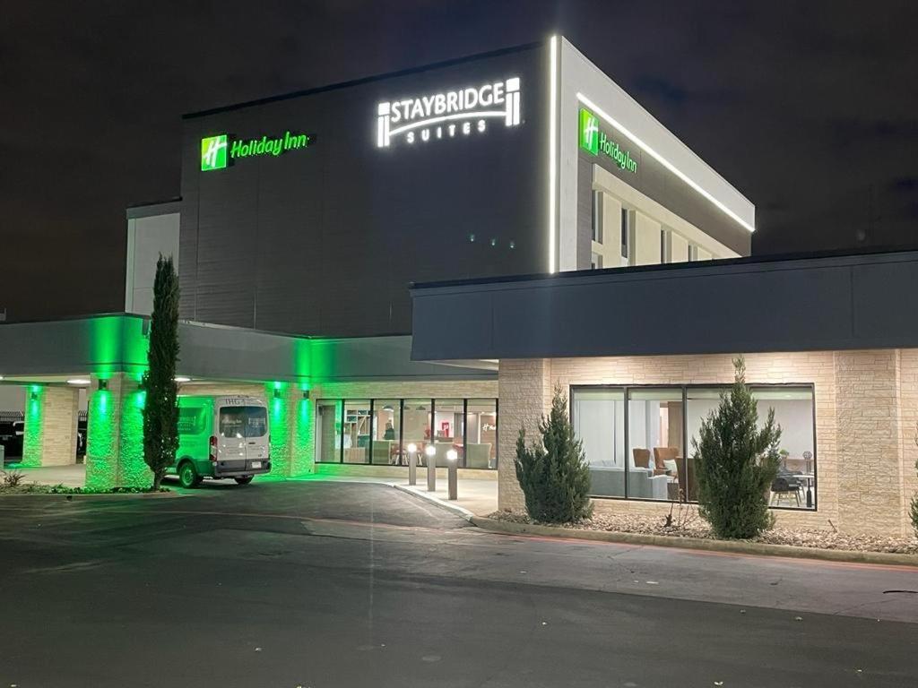Staybridge Suites Dallas Market Ctr Love Field, An Ihg Hotel Экстерьер фото